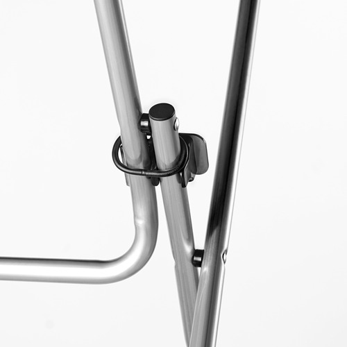 GUNDE / VIHALS, table and 2 folding chairs. 6 of 9 open dialog