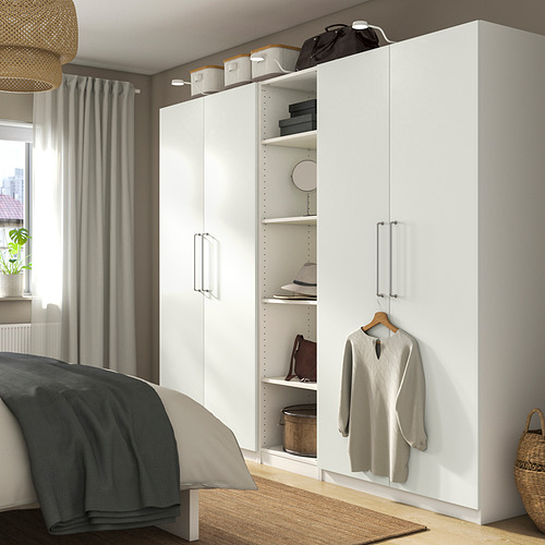 Armario blanco minimalista PAX; Alto, cabe al lado de la cama, guarda ropa, bolsos, sombreros.