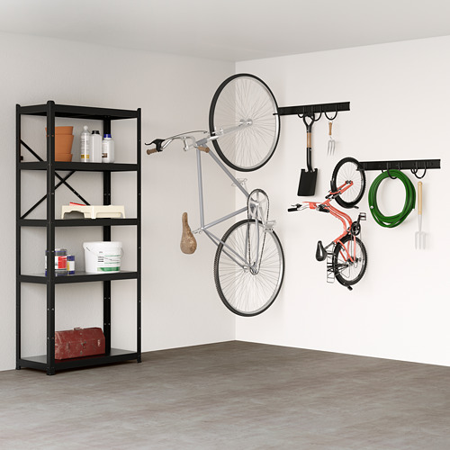 Los estantes de almacenamiento BROR negros sostienen herramientas, plantas y bicicletas. El diseño de acero de alta resistencia se adapta al garaje o al hogar.