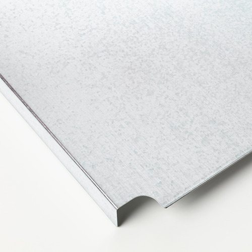 Estante de acero galvanizado con una superficie lisa y uniforme, ideal para sujetar objetos pequeños.