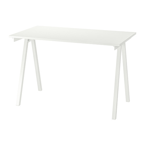 Un escritorio TROTTEN blanco de ikea con patas angulosas de metal y madera contrachapada.