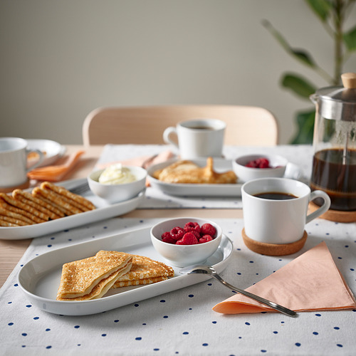 Plato de porcelana blanca IKEA 365+; forma pequeña, redondeada, diseño simple; Encaja perfectamente con otros platos.