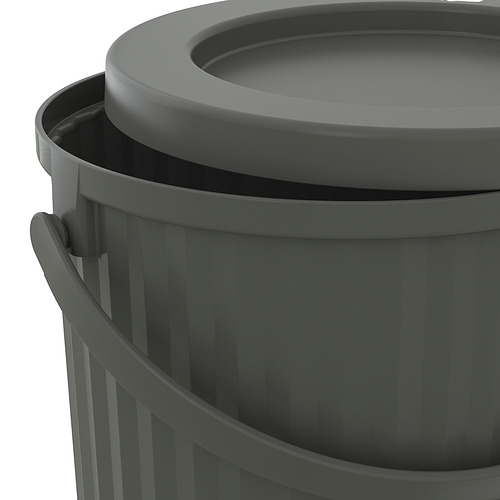 Contenedor de reciclaje gris oscuro con tapa, asa y textura acanalada, con un diseño duradero y apilable.