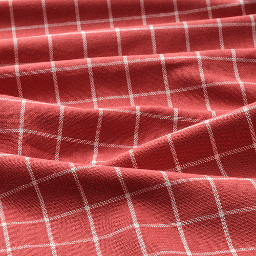 Tejido de cuadros rojos, textura limpia y nítida, enriquecido con gruesas líneas de rejilla blancas.
