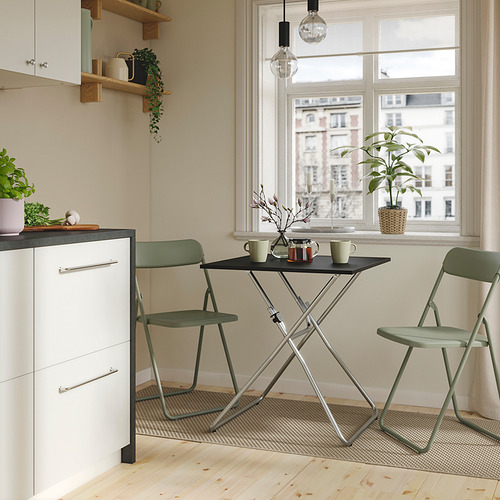 GUNDE / VIHALS, table and 2 folding chairs. 2 of 9 open dialog