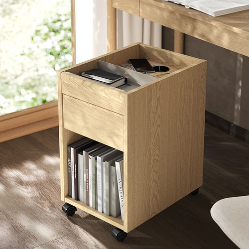 Almacenamiento móvil de madera clara con cajón, para guardar libros y artículos, debajo del escritorio.