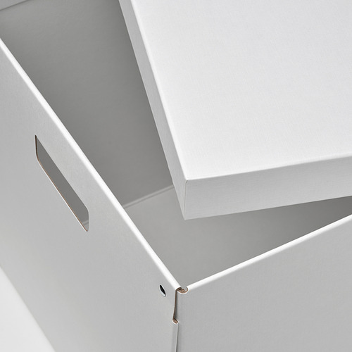 Caja blanca con asa recortada, ideal para el almacenamiento. Construcción de cartón duradera.