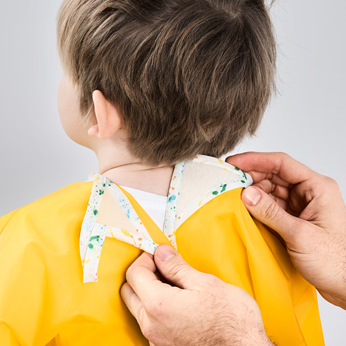 Niño con delantal de arte impermeable amarillo, correa para el cuello de ajuste para adultos.