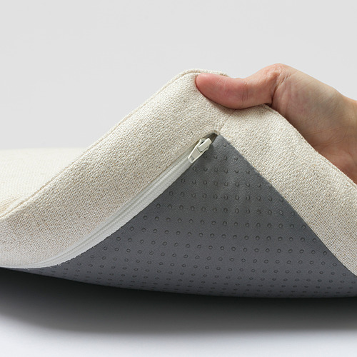 Almohada de mano con cremallera y funda extraíble.