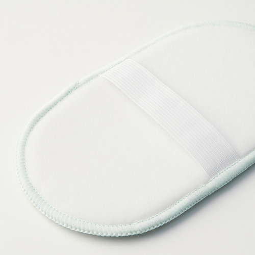 Primer plano de la almohadilla de microfibra PEPPRIG, costuras de borde visibles, superficie de textura suave.