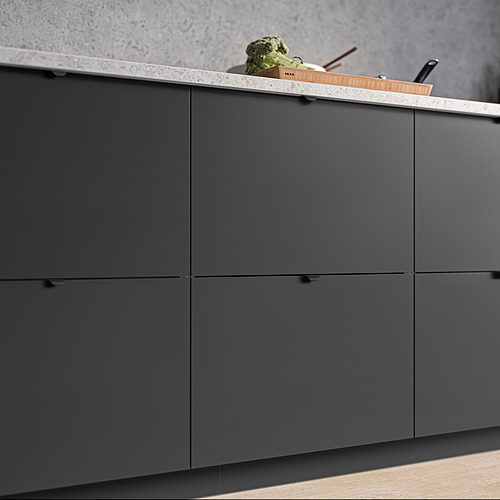 Gabinetes de cocina modernos con manijas elegantes y minimalistas; Gris oscuro, diseño contemporáneo.