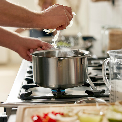 Cocinar en estufa.
