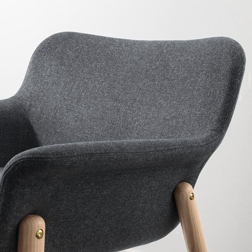 Silla tapizada en color gris oscuro con patas de madera, con tejido de alta calidad y diseño elegante.