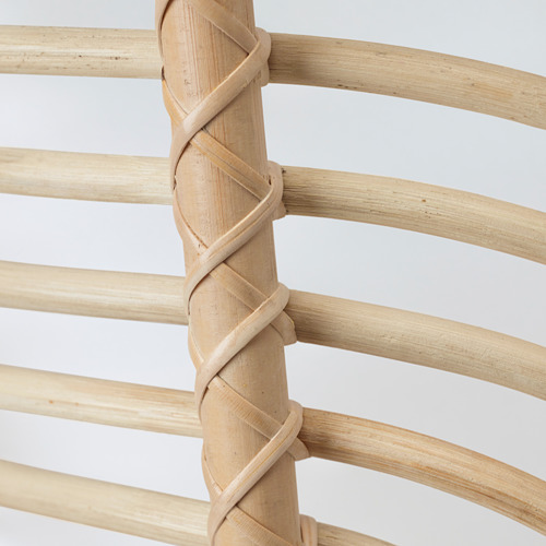 Sillón de ratán tejido a mano, ligero y resistente, diseños intrincados, perfecto para invitar a la naturaleza en el interior.