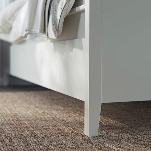 Cama IDANÄS blanca con cajones de almacenaje. Mecanismo de cierre suave, patas de madera resistentes, almacenamiento debajo de la cama.