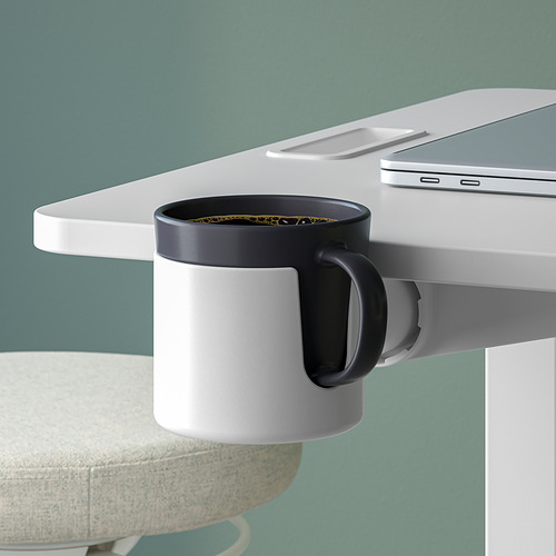 Mesa portátil ajustable con portatazas, adecuada para sentarse o estar de pie.