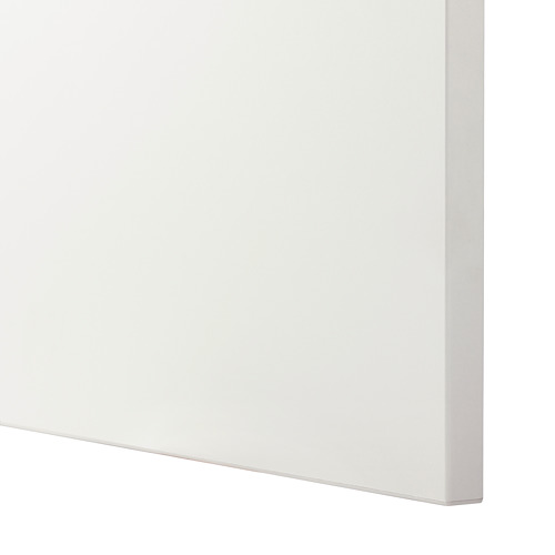 Estante blanco minimalista con diseño elegante y bordes lisos.