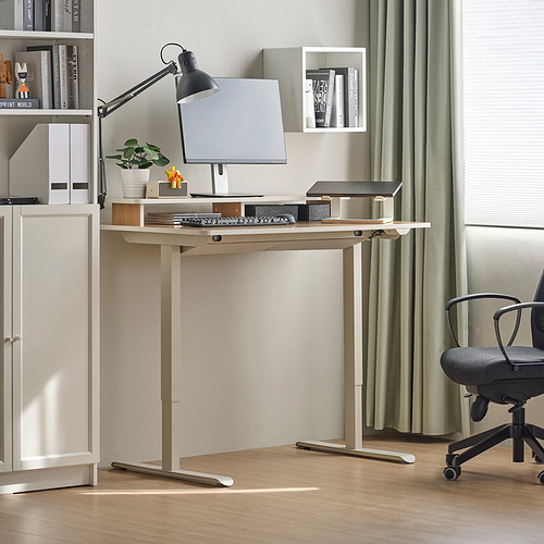 TRAVSPORT / MARKUS, desk and chair. 3 of 8 open dialog