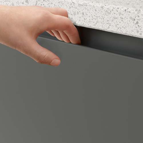 Mueble de cocina VOXTORP con apertura manual, gris oscuro, con tirador integrado.