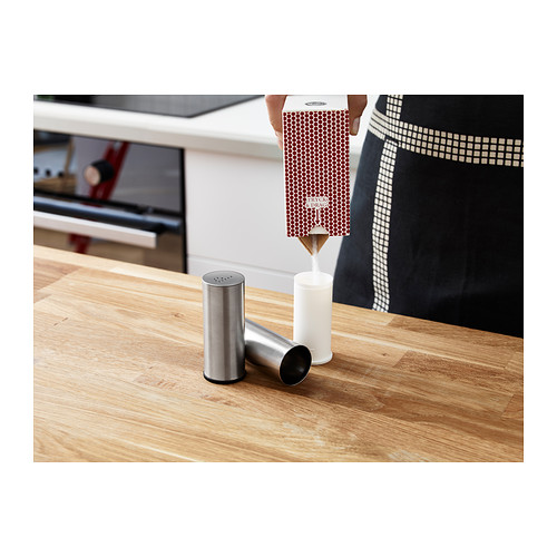 PLATS, salt & pepper shaker, set of 2. 3 of 3 open dialog