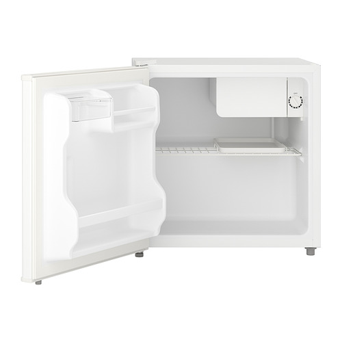 Nevera pequeña blanca, modelo TILLREDA, puerta abierta, estante interno.