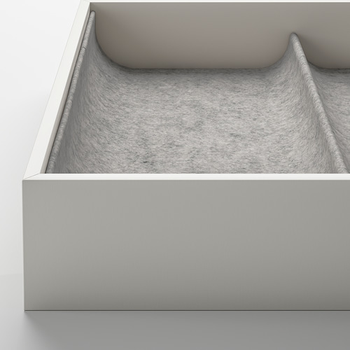 Cajón extraíble liso y de forro suave para un almacenamiento organizado y seguro.