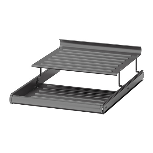 Un zapatero de acero gris KOMPLEMENT con dos niveles para un almacenamiento eficiente y un fácil acceso.