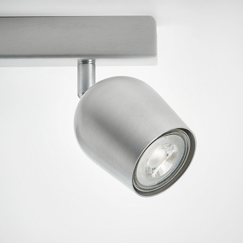 Moderno y elegante foco de techo plateado con bombilla brillante ajustable.