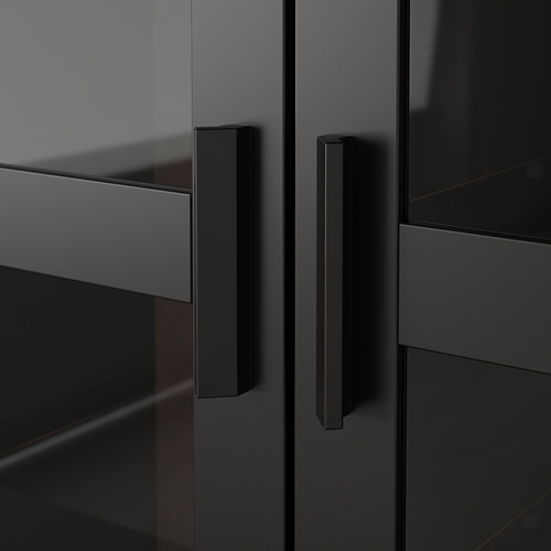 Mueble moderno con puertas de cristal y tiradores de acero inoxidable.