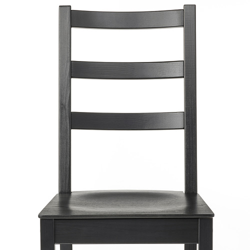 Silla de madera oscura con respaldo robusto y curvo y asiento sólido. Ideal para asientos duraderos y cómodos.