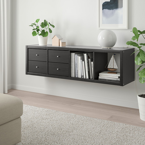 KALLAX Estantería gris oscuro en salón moderno con plantas, libros, decoración y luz de globo.