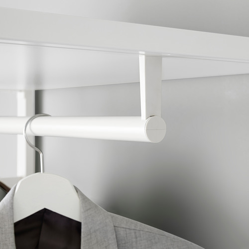 Una barra de colgar blanca del sistema ELVARLI, con un gancho para la ropa y una percha para chaquetas.
