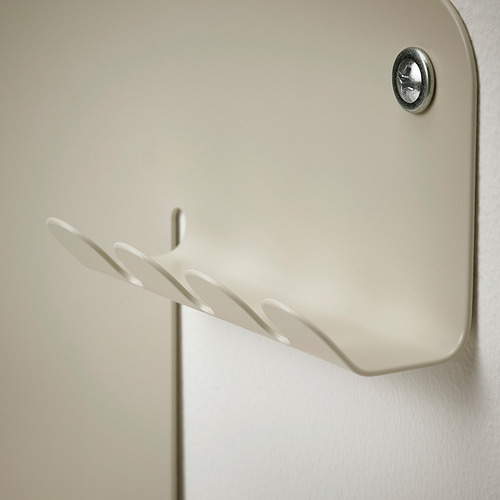 Organizador de pared magnético con estante.