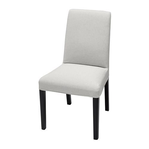 Silla única moderna, gris, patas de madera, diseño elegante, cómoda, minimalista.