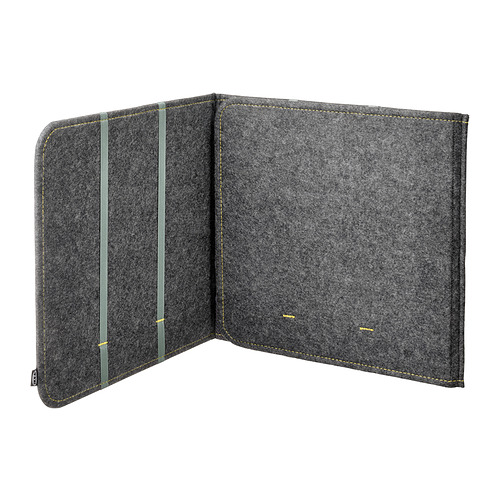 Separador de escritorio plegable gris oscuro con detalles en verde, fabricado en tela afieltrada para mayor absorción del sonido y privacidad.
