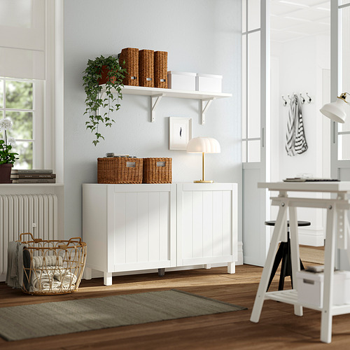BESTÅ, aparador con puertas. 2 de 3 abrir diálogo
