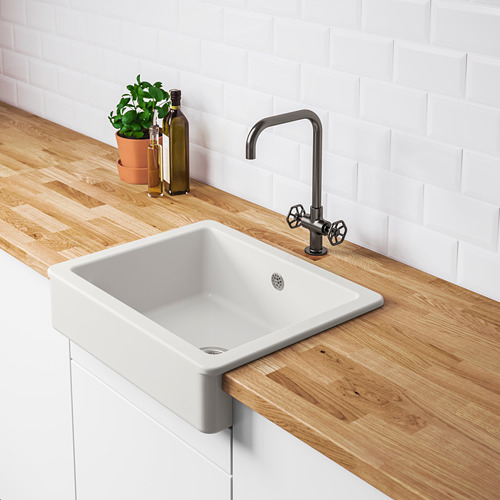 Fregadero moderno HAVSEN, cuenco de cerámica blanca, encimera de madera, grifo de acero inoxidable.