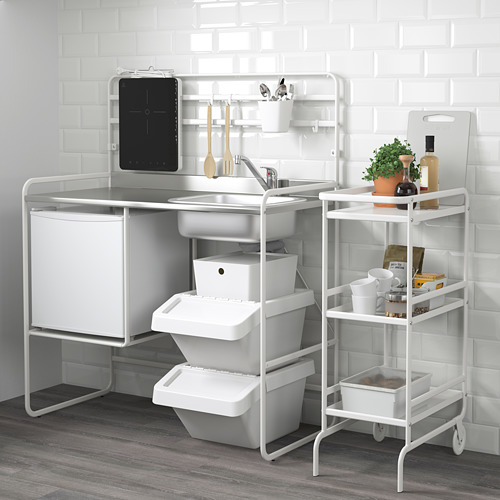 Minicocina compacta con fregadero, almacenamiento y accesorios. Ideal para espacios reducidos.