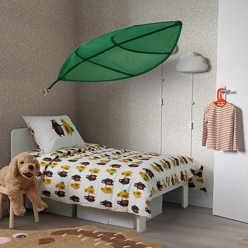 Dormitorio infantil con dosel de cama LÖVA frondoso, patrones de oso / sol, juguete para perros de peluche.