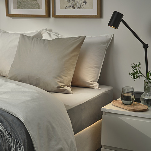Ropa de cama ULLVIDE: suaves almohadas de mezcla de algodón en la cama, lámpara, vino.