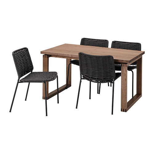 Moderno juego de comedor con mesa cuadrada y cuatro sillas de mimbre, marrón oscuro.