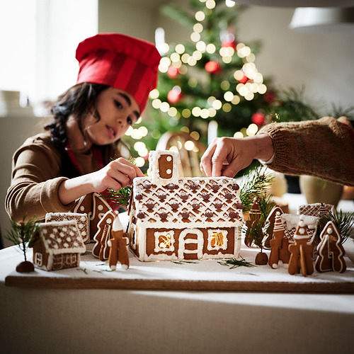 VINTERSAGA, gingerbread elves. 4 of 6 open dialog