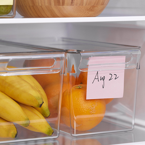 Caja de almacenamiento transparente del refrigerador con tapa para frutas, apilamiento para eficiencia de espacio, etiqueta de fecha en el asa.