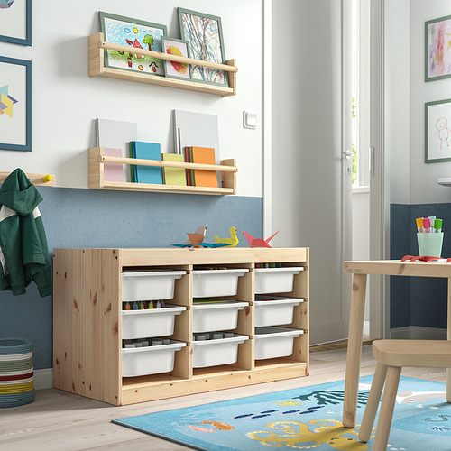 Almacenamiento infantil TROFAST de madera con contenedores blancos, estantes y estantes de pared. Perfecto para habitaciones pequeñas.