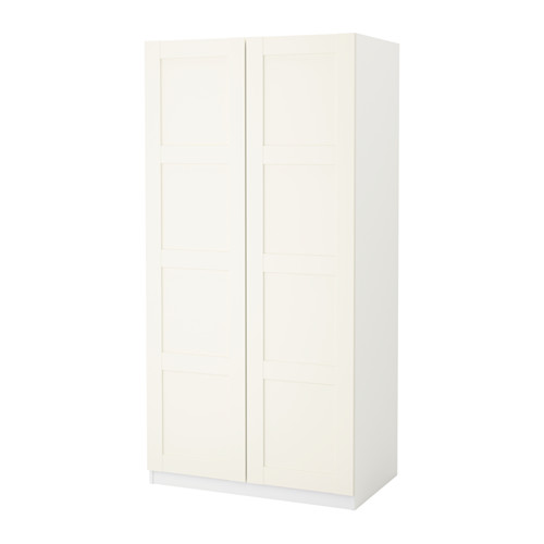 Armario PAX blanco con diseño minimalista limpio y rectangular.