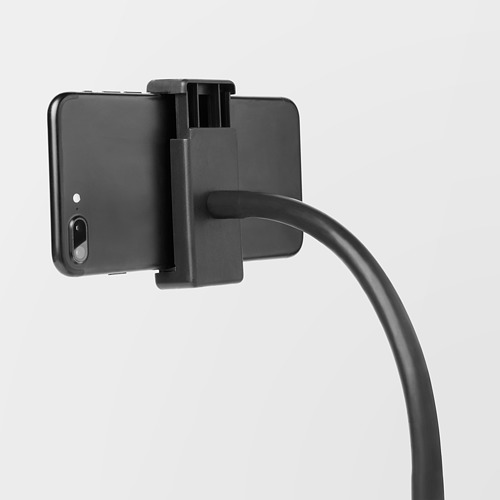 Un soporte negro para teléfono inteligente unido a un soporte flexible, que sujeta un teléfono de forma segura. Ideal para la transmisión de video.