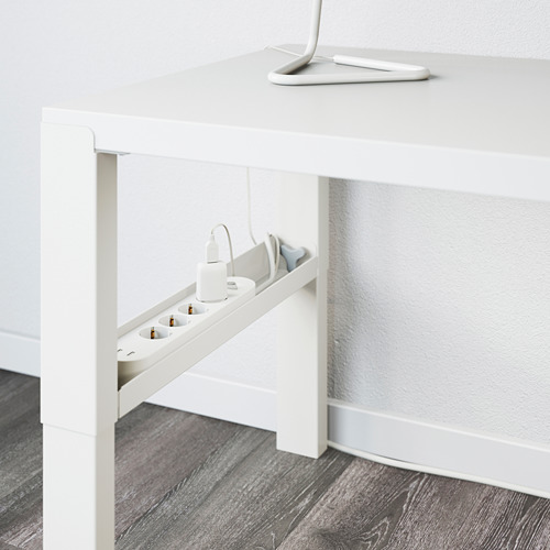 Escritorio infantil ajustable blanco con soporte para cable incorporado.
