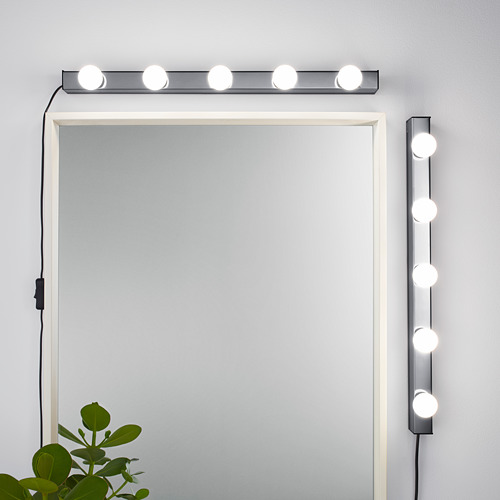 Espejo con luces led horizontales y verticales, ideal para zonas de maquillaje. Iluminación brillante y difusa, colocación ajustable.