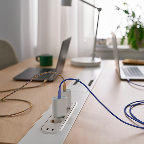 SJÖSS, cargador USB con 1 puerto de 65 W. 2 de 5 abrir diálogo
