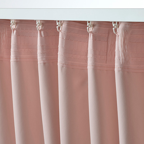 Cortinas rosas con textura lineal, cabecera multidireccional, tejido que oscurece la habitación.